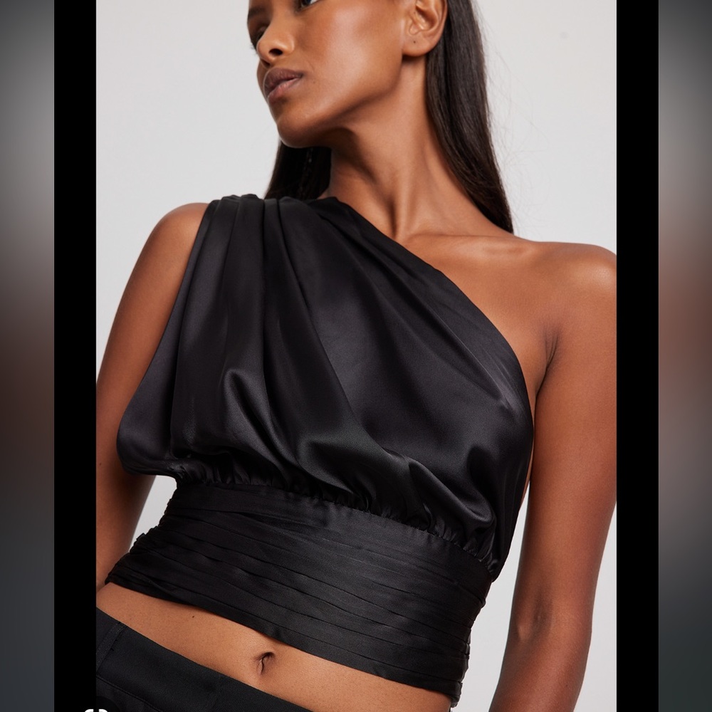 New with tags, gathered waist satin top